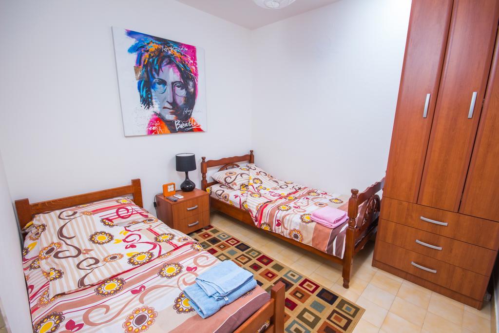 Apartments Beachfront Kotor Bagian luar foto