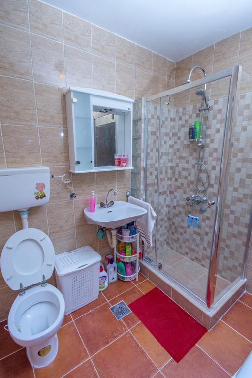 Apartments Beachfront Kotor Bagian luar foto