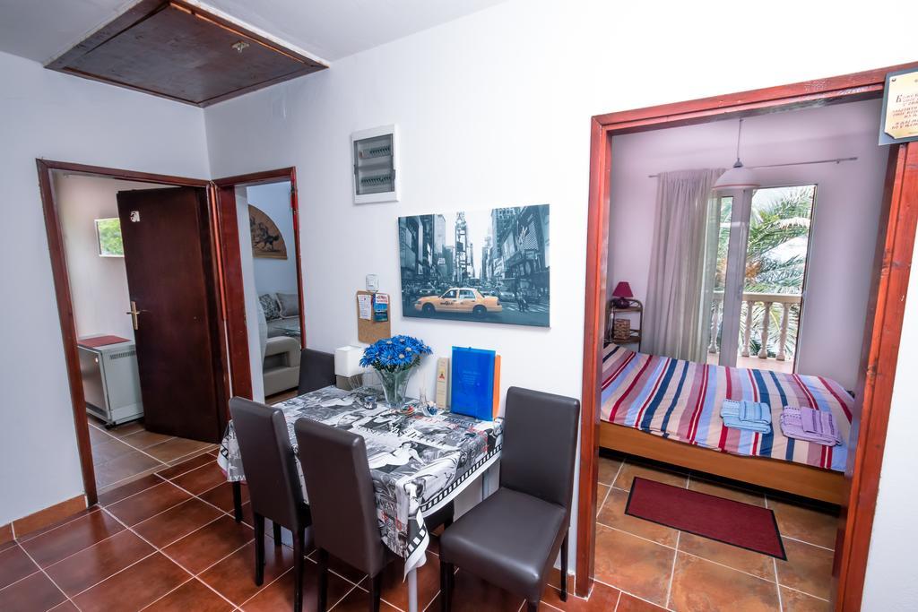 Apartments Beachfront Kotor Bagian luar foto