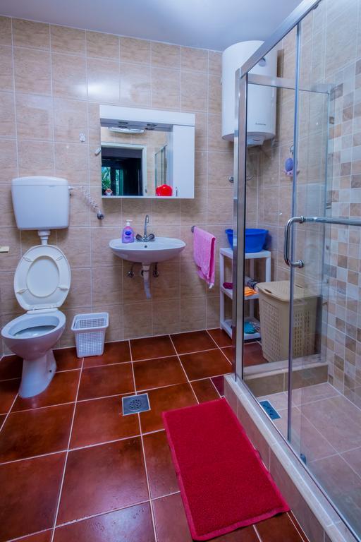Apartments Beachfront Kotor Bagian luar foto