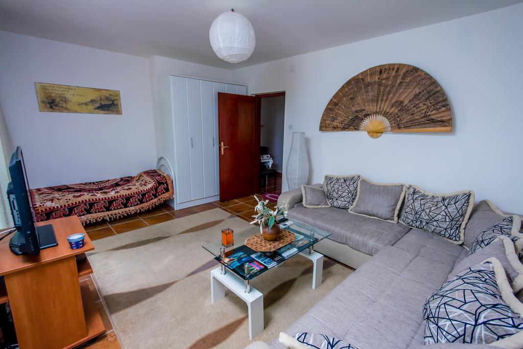 Apartments Beachfront Kotor Bagian luar foto